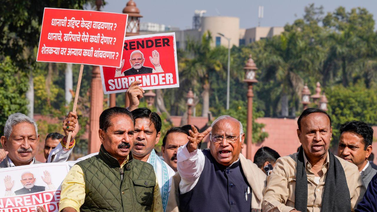 IN PHOTOS Opposition stages protest in Lok Sabha over IndiaUS trade pact