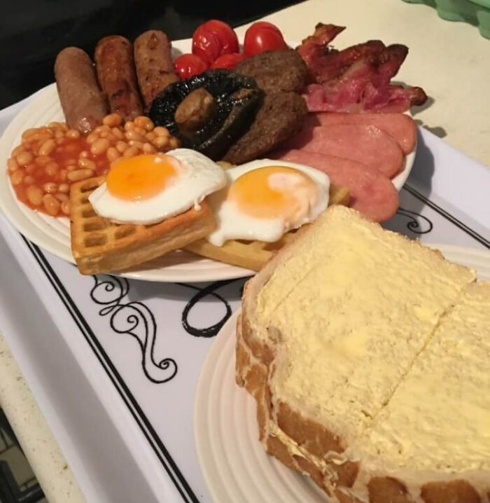 Turns Out, There’s A Facebook Group Where People Rate Others’ Dishes, And Here Are 48 Of The Most Iconic Ones