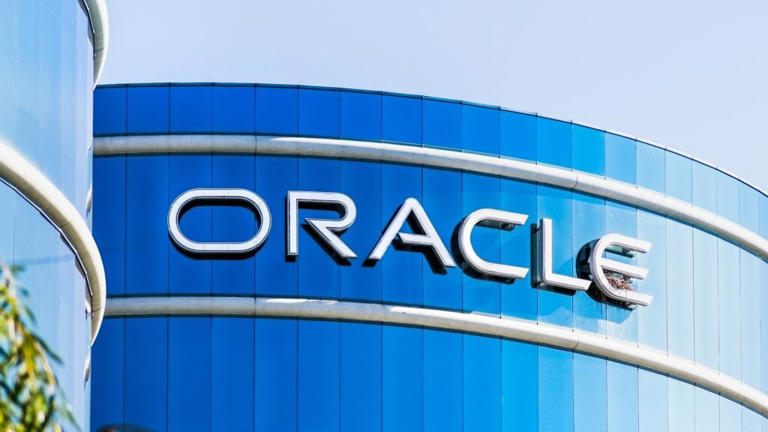 Oracle lands $88 million Air Force deal to power top secret military AI
