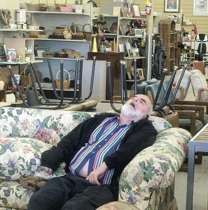 29 times people spotted men having a miserable time while shopping and ...
