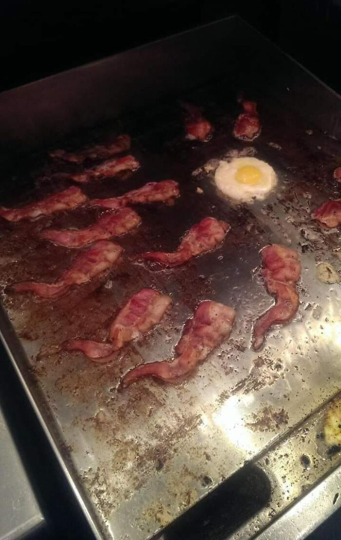 Turns Out, There’s A Facebook Group Where People Rate Others’ Dishes, And Here Are 48 Of The Most Iconic Ones