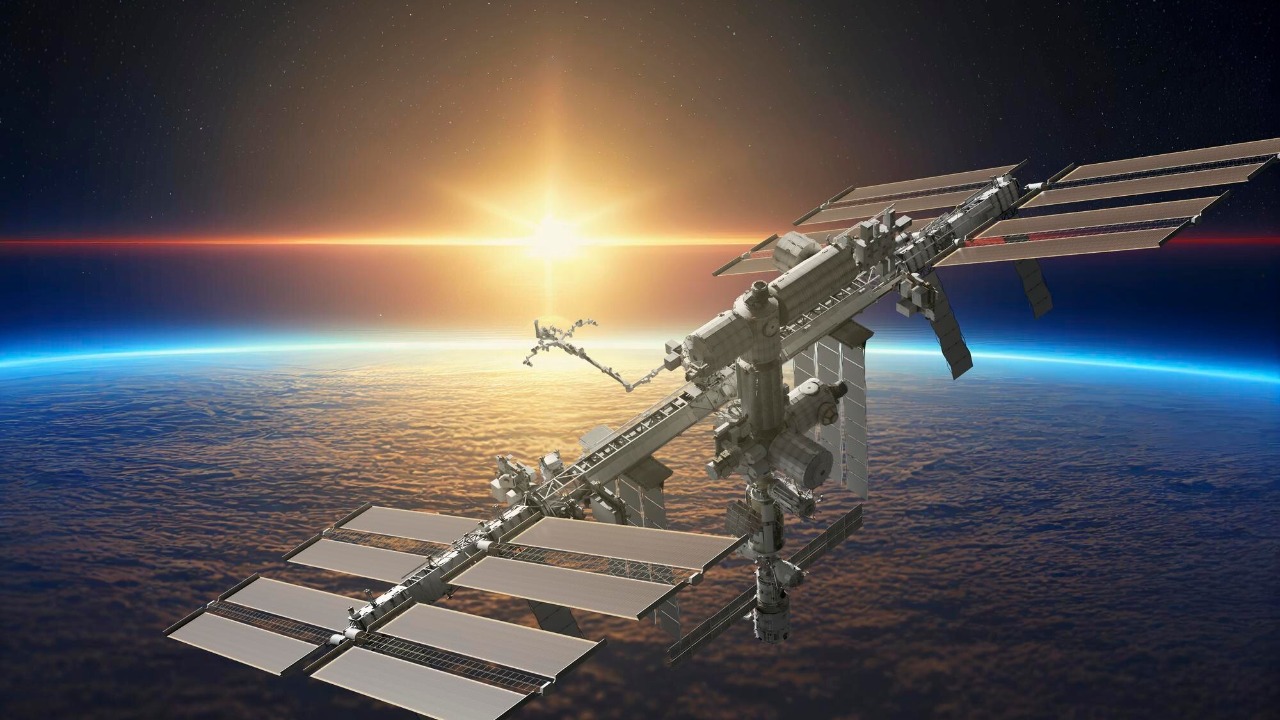 AST SpaceMobile deploys giant satellite to take on cellular Starlink