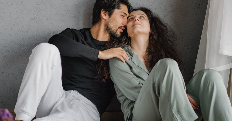 7 signs you're afraid of intimacy (even if you think you're not)