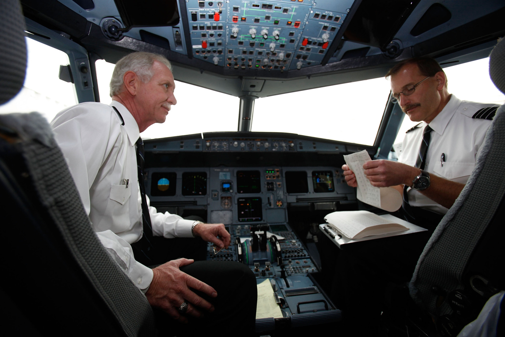 how-much-do-pilots-earn-around-the-world