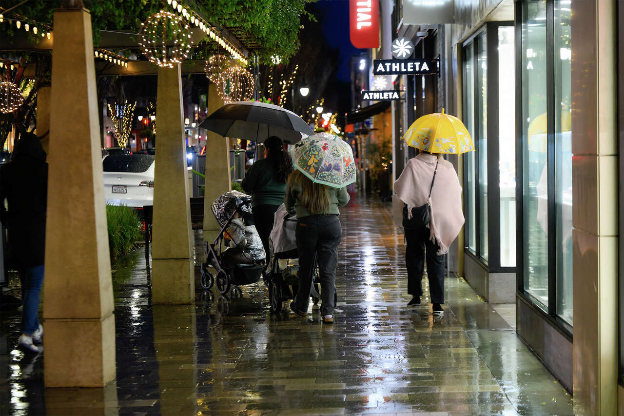 As La Niña is ending, signs of El Niño emerge for California<br>