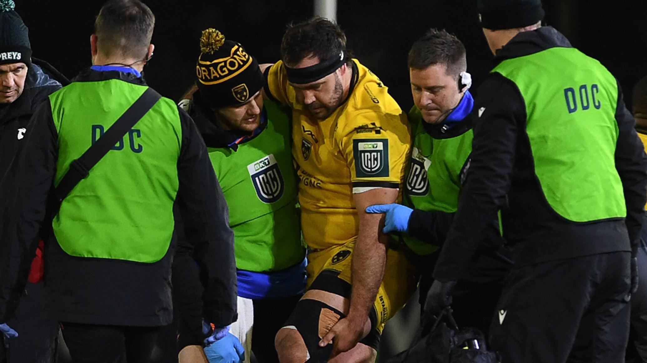 Long lay-off for Dragons prop Hunt after surgery