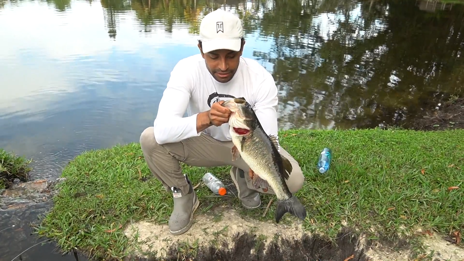 The mystery fish in my pond cut through heavy line like nothing