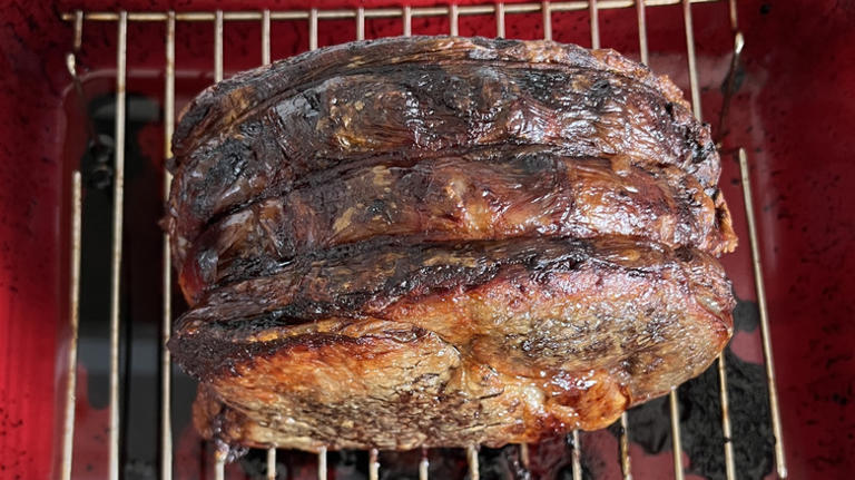 The boneless prime rib roasting setup that prevents a soggy bottom