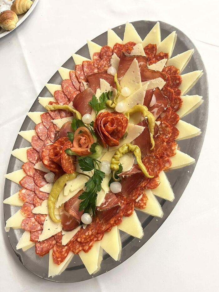 Turns Out, There’s A Facebook Group Where People Rate Others’ Dishes, And Here Are 48 Of The Most Iconic Ones
