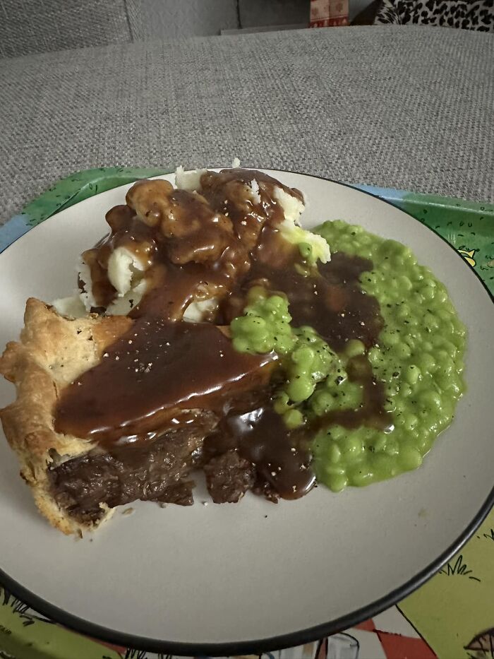 Turns Out, There’s A Facebook Group Where People Rate Others’ Dishes, And Here Are 48 Of The Most Iconic Ones