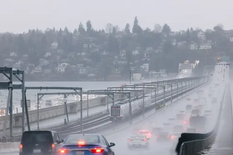 Seattle just built the world’s first light rail on a floating bridge