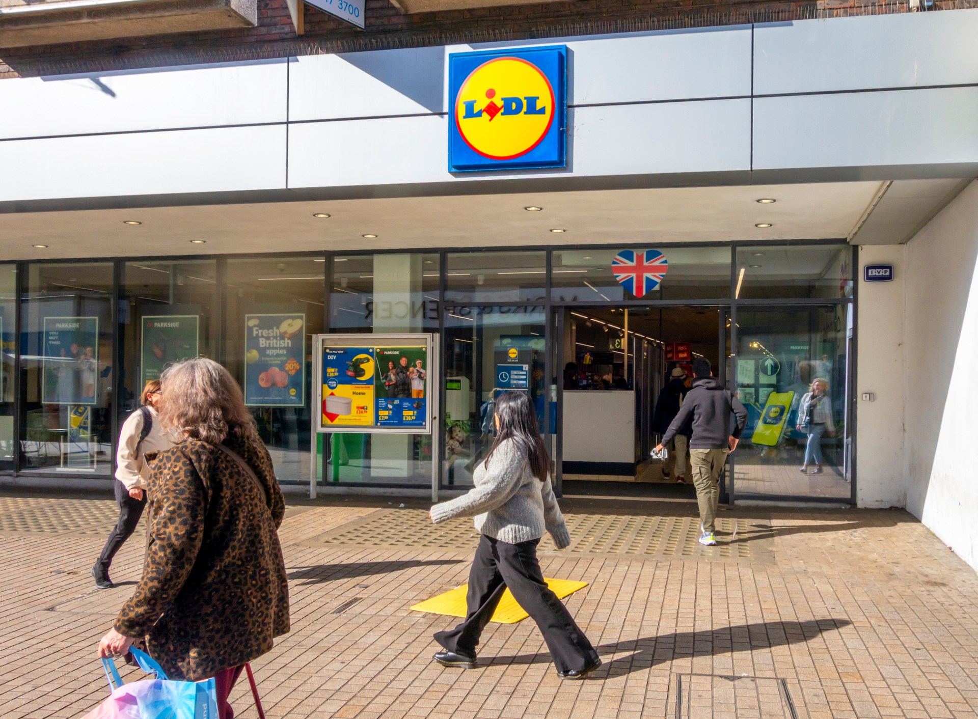 Lidl unveils 'iconic' fashion designer collab and shoppers are ...