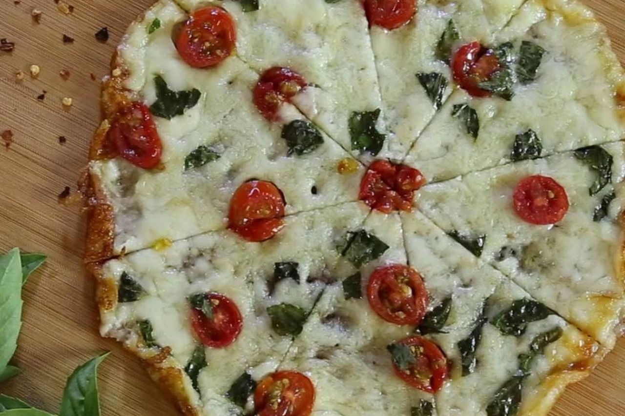 Cheesy-Crust Skillet Pizza