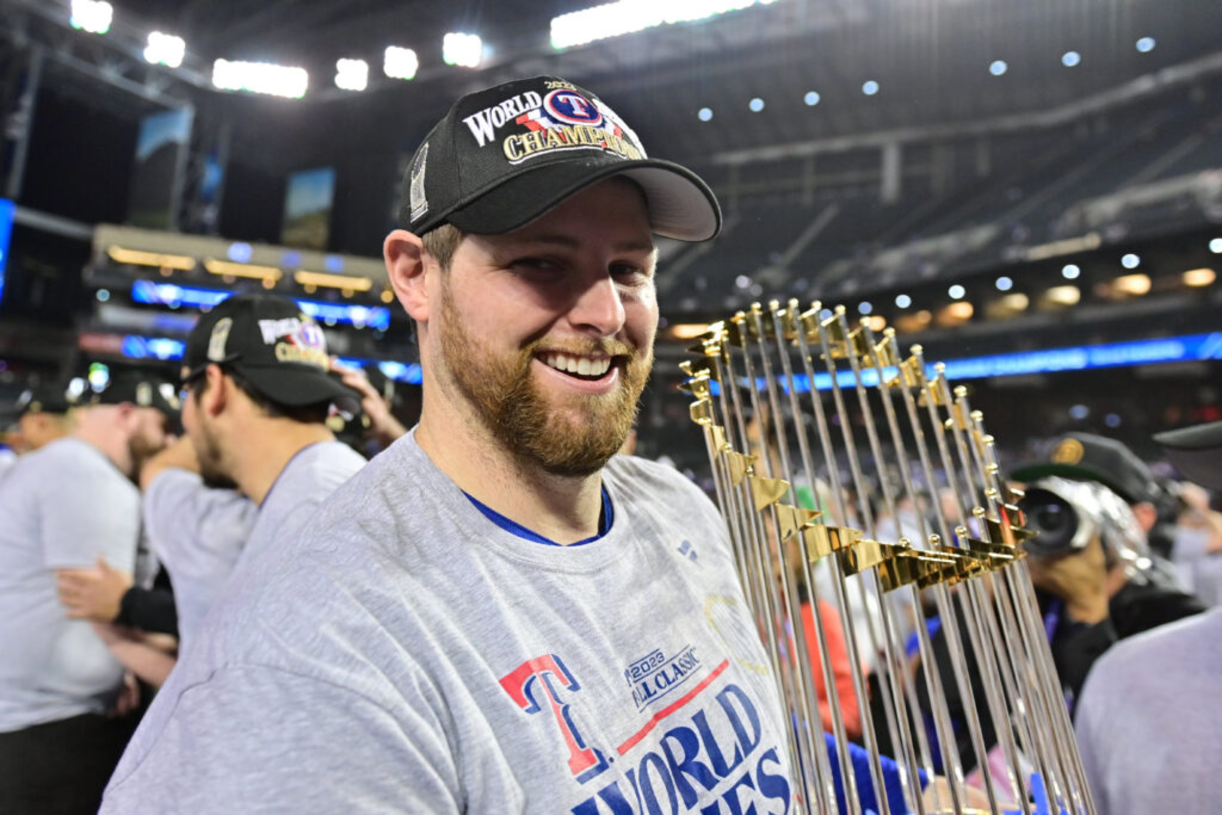 Texas Rangers reunite with World Series pitcher