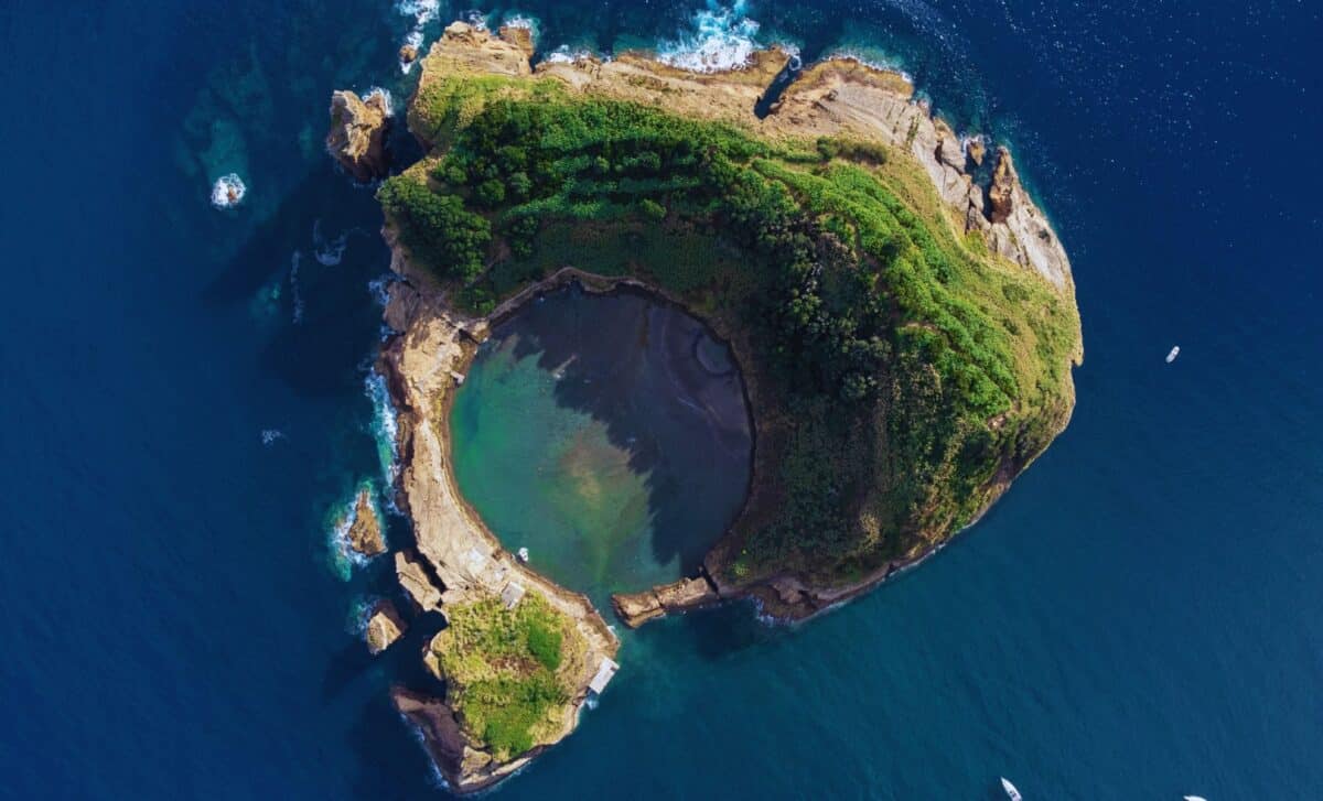 Scientists just uncovered the biggest underwater volcano eruption ever