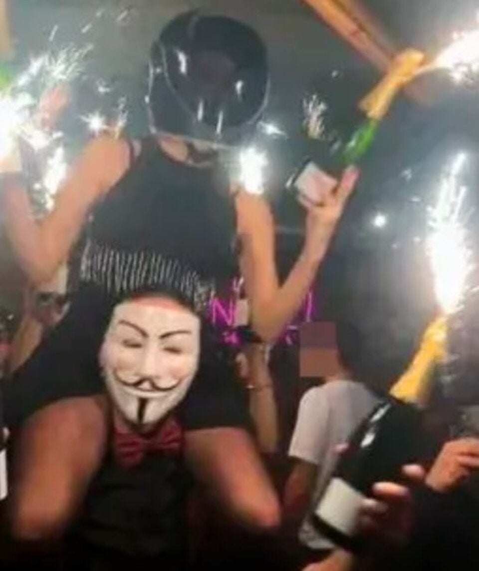 Crans-Montana Kellnerin