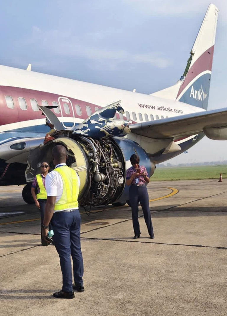 Terrifying video shows plane flying with shredded engine after midair ...