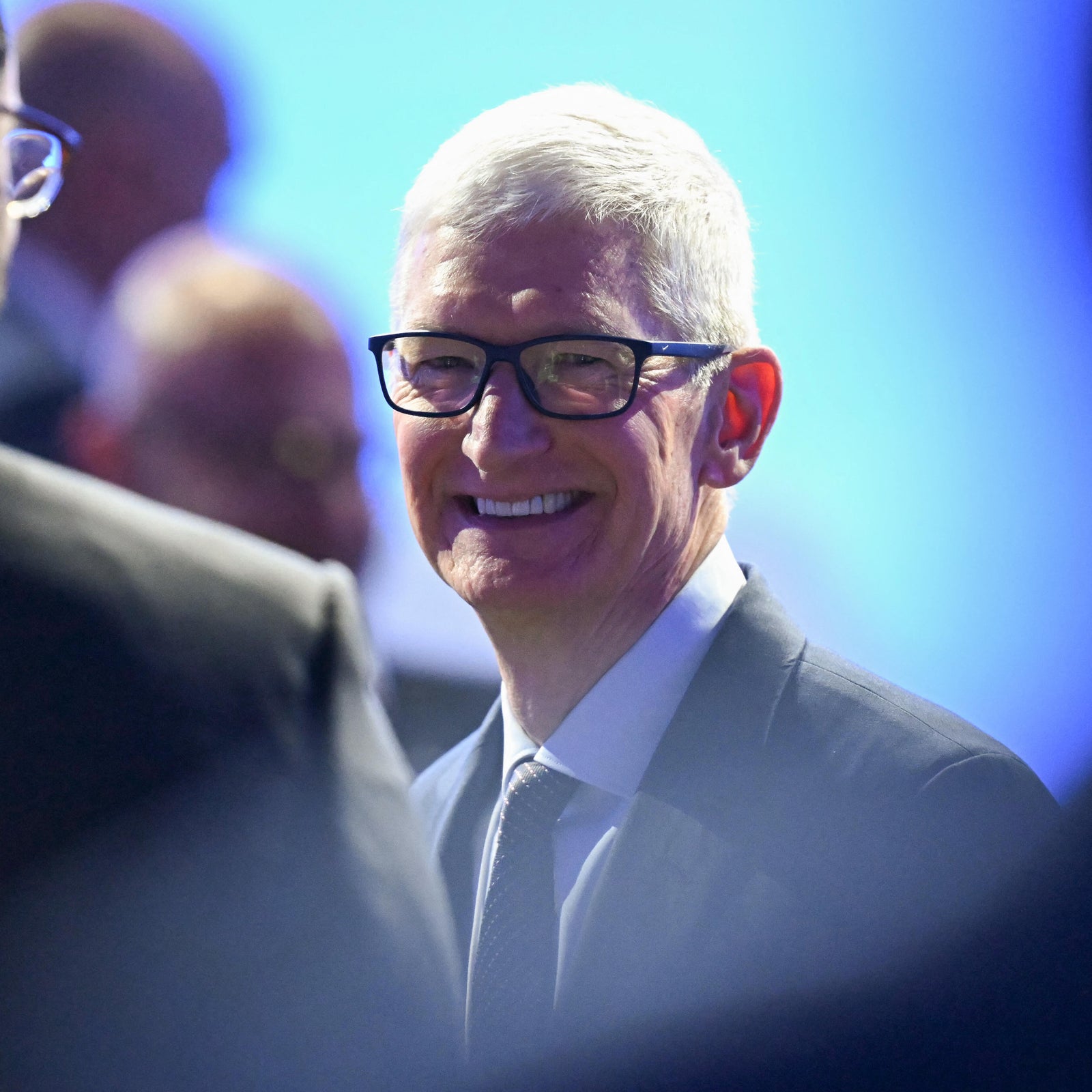 FTC warns Apple's Tim Cook over alleged political bias in Apple News app