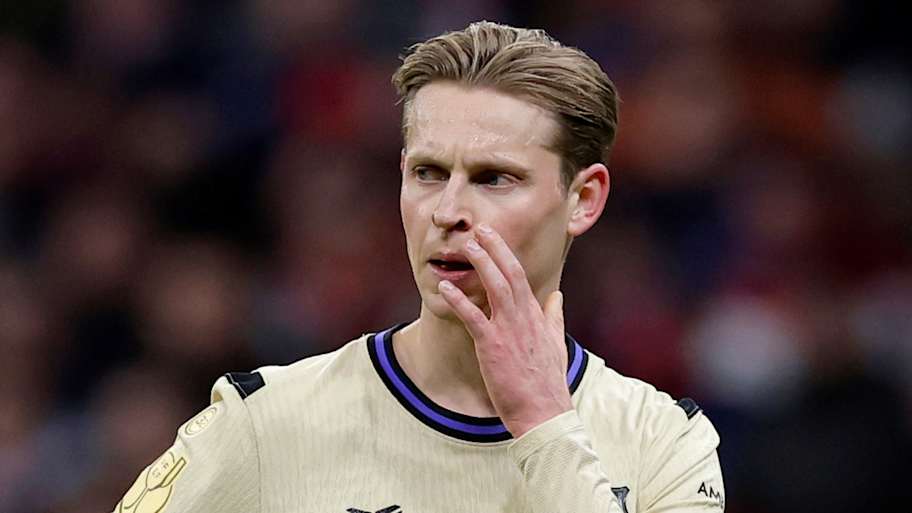 Frenkie de Jong was powerless to help avoid Barcelona’s collapse. | Maria Gracia Jimenez/Soccrates/Getty Images