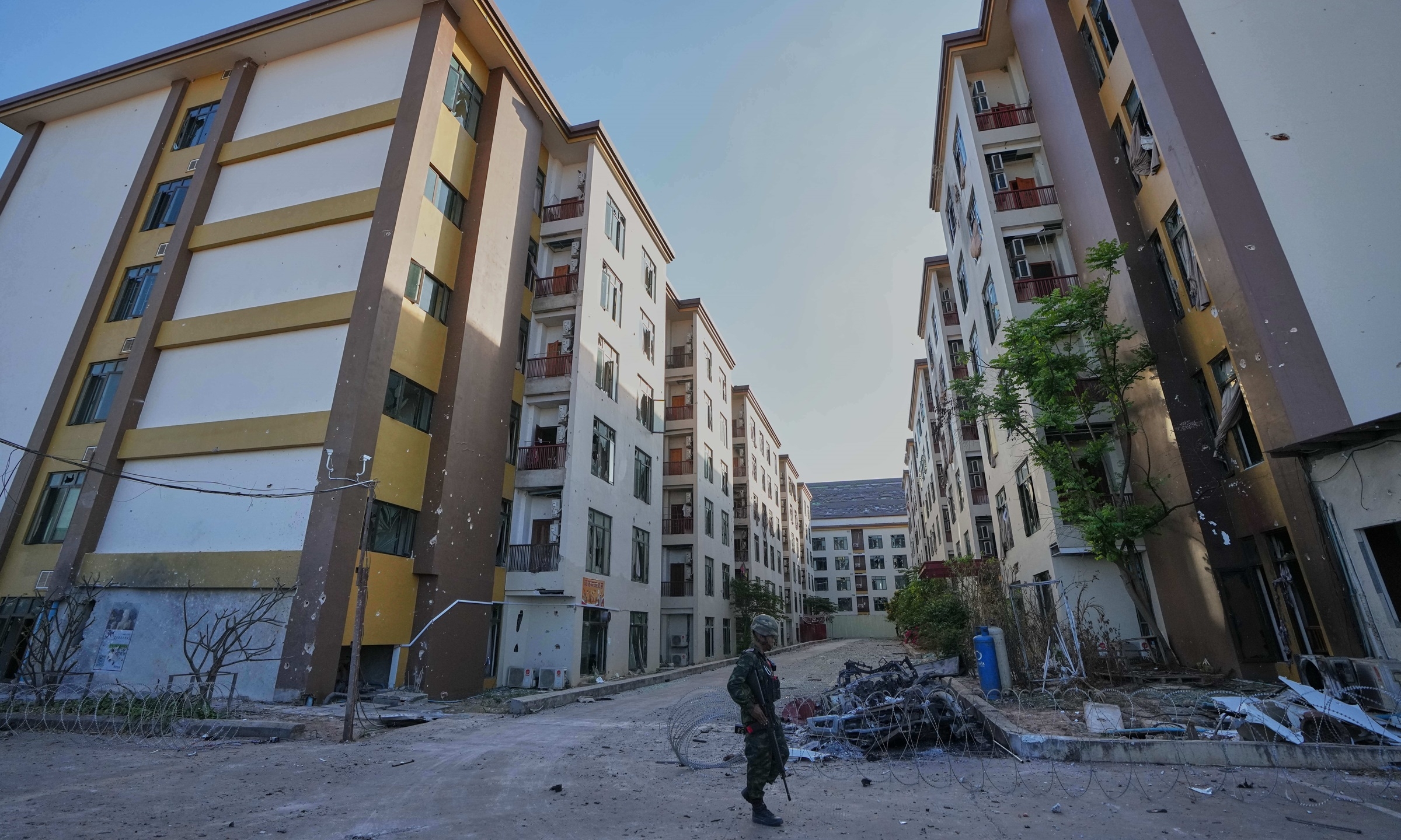 Cuộc tháo chạy hỗn loạn khỏi 'địa ngục' lừa đảo ở Campuchia