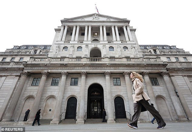 Bank of England under pressure to slash interest rates as growth slows ...