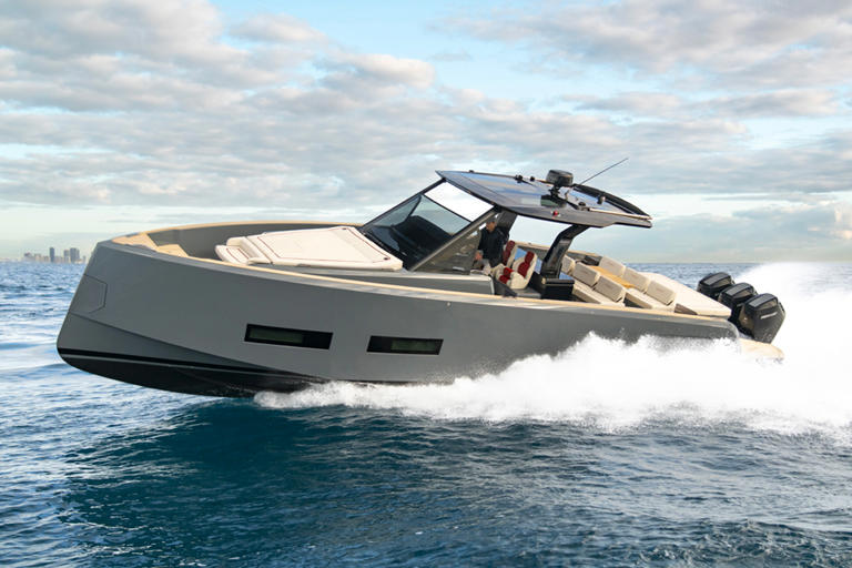 Pardo unveils the 43R outboard in Miami
