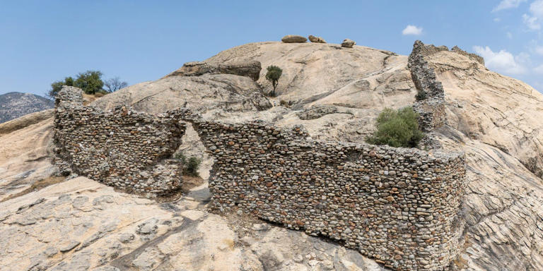 Archaeologists uncovered a lost city hidden beneath the desert for ...