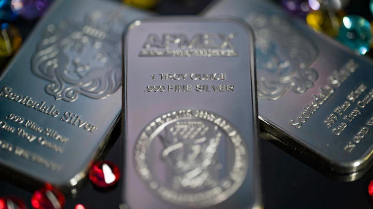 Silver price suddenly plunges 10%—here’s why