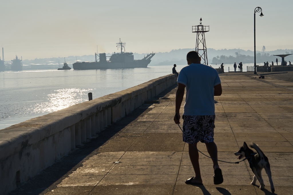 2 Mexican Navy ships laden with humanitarian aid dock in Cuba as US blockade sparks energy crisis<br><br>