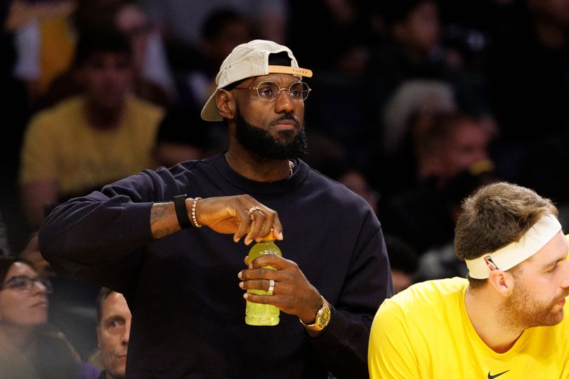 NBA urged to suspend LeBron James after Lakers absence