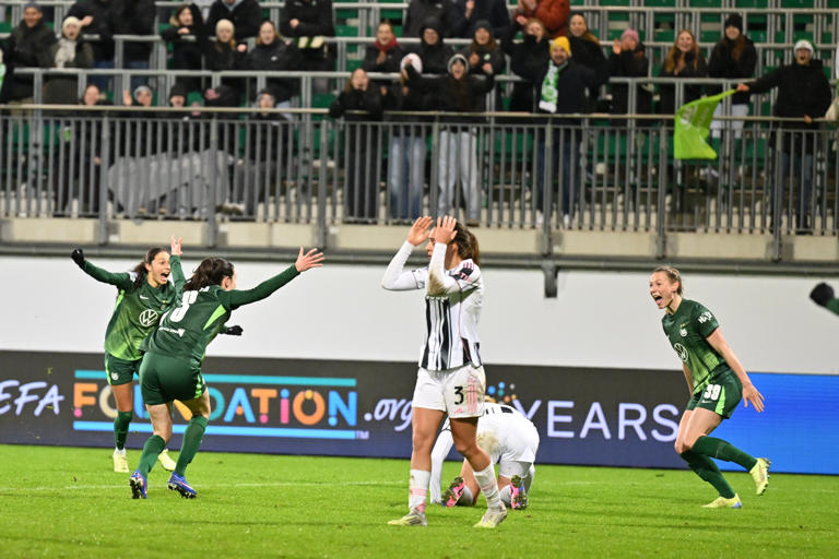 El Wolfsburgo remonta y empata con la Juventus en la Champions League Femenina. El Manchester United gana.