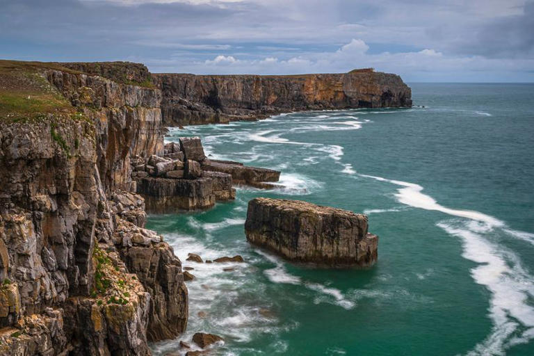 Three climbers get into difficulty at UK beauty spot as rescue ...