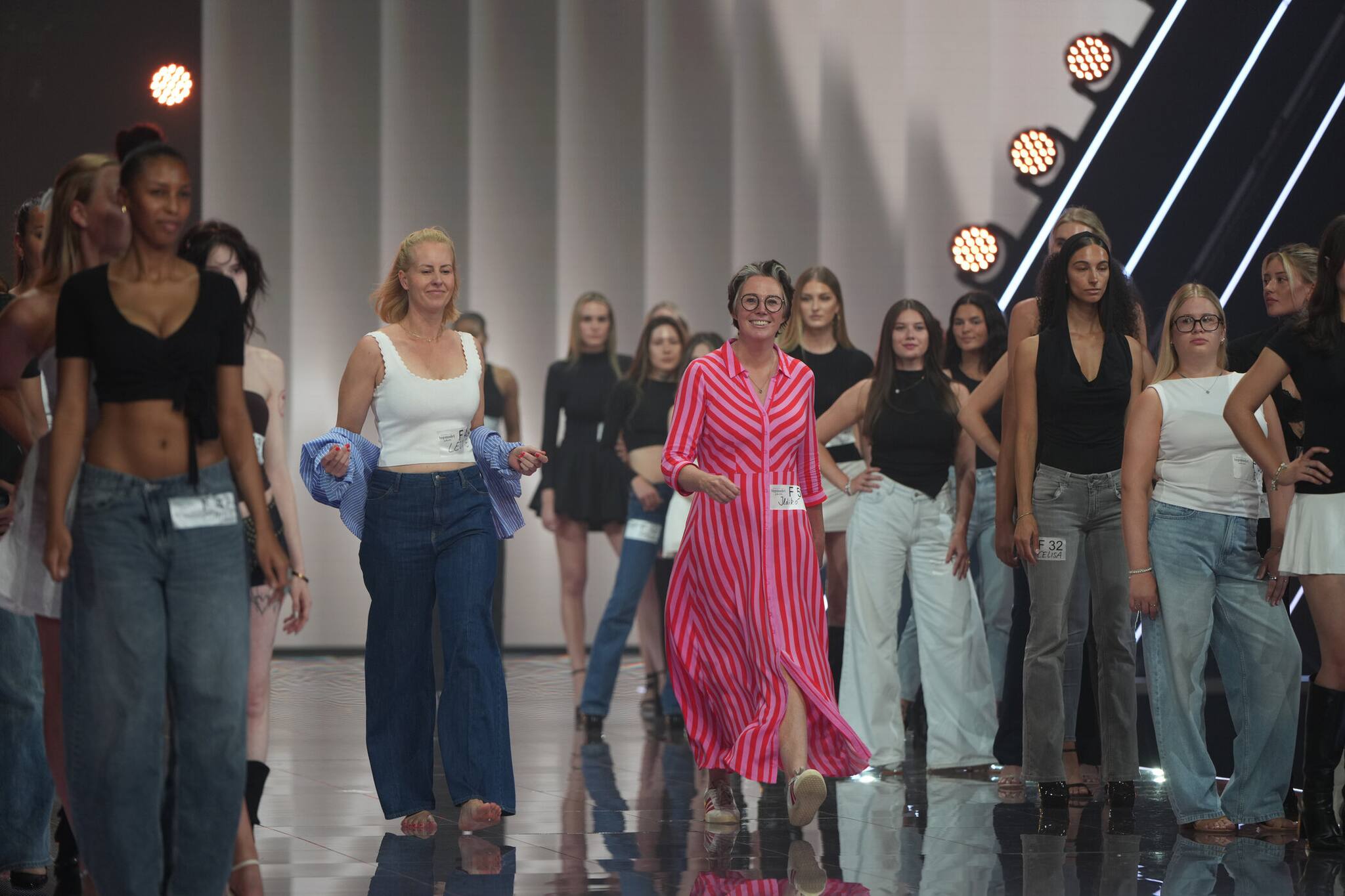 Autorin Ildikó von Kürthy über­rascht als „GNTM“-Kandidatin