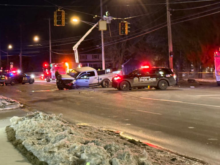 1 dead, 1 hospitalized in South Lansing crash