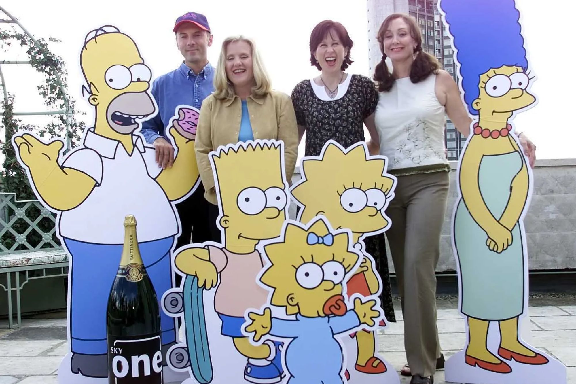 How ‘The Simpsons’ stars get all the trappings of mega-stardom — but ...