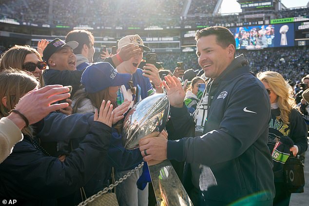 Super Bowl MVP fires back at general manager over bizarre contract joke  during Seahawks parade