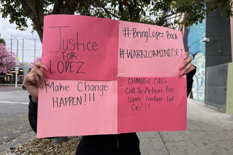 LA students wanted to protest ICE, so a teacher let them out of school ...