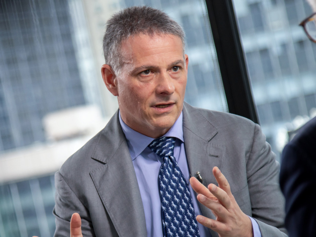 Top investor betting on bigger Fed interest-rate cuts and gold