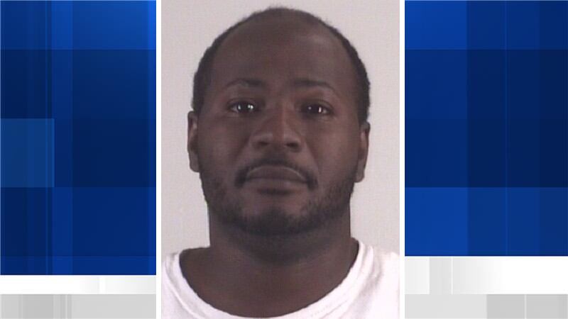 Man arrested after allegedly pulling gun on others in Grayson County