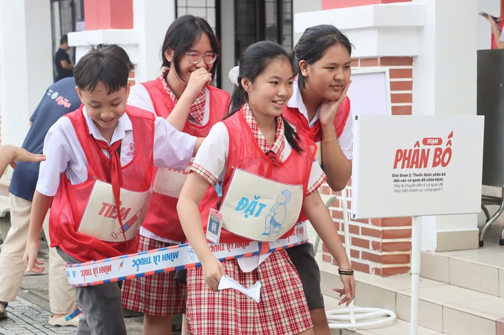 Trường bỏ tiêu chí '50% học sinh đi ngoại khóa, 95% đóng học phí đúng hạn' khi xếp loại giáo viên