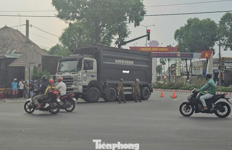 Người phụ nữ tử vong dưới bánh xe tải chiều 26 Tết