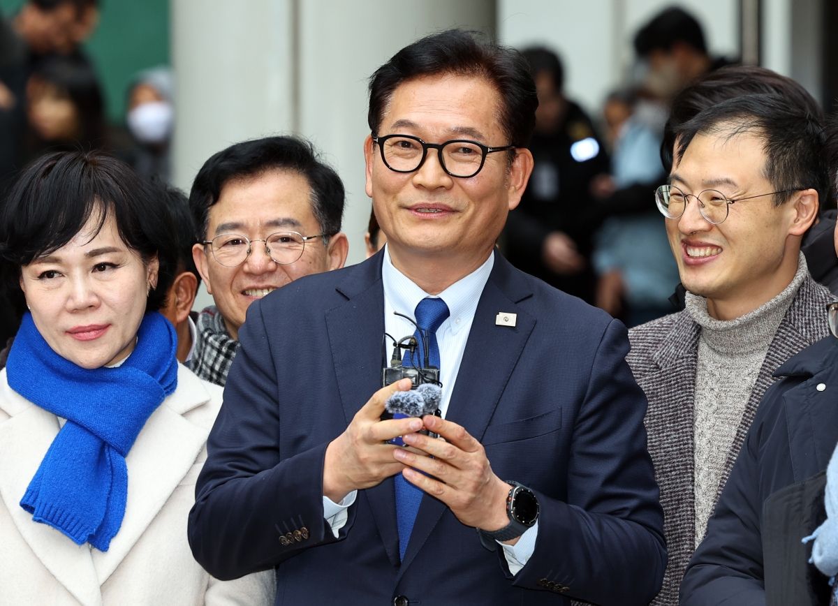 송영길 항소심 무죄, 민주당 복당 선언, 설연휴 귀성객 증가, 금융 정책 점검