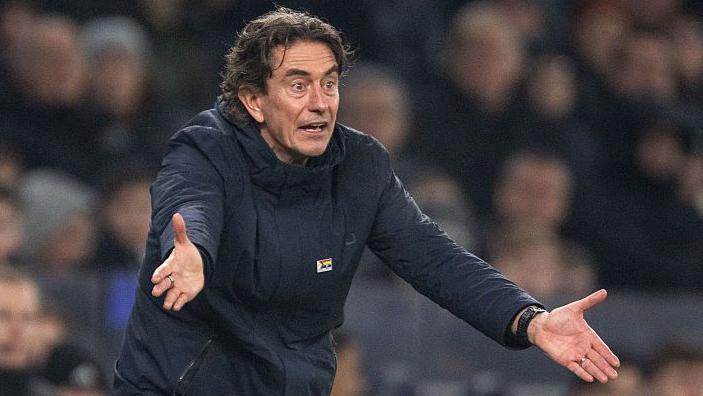 ¿Los aficionados al fútbol abuchean más a su equipo?