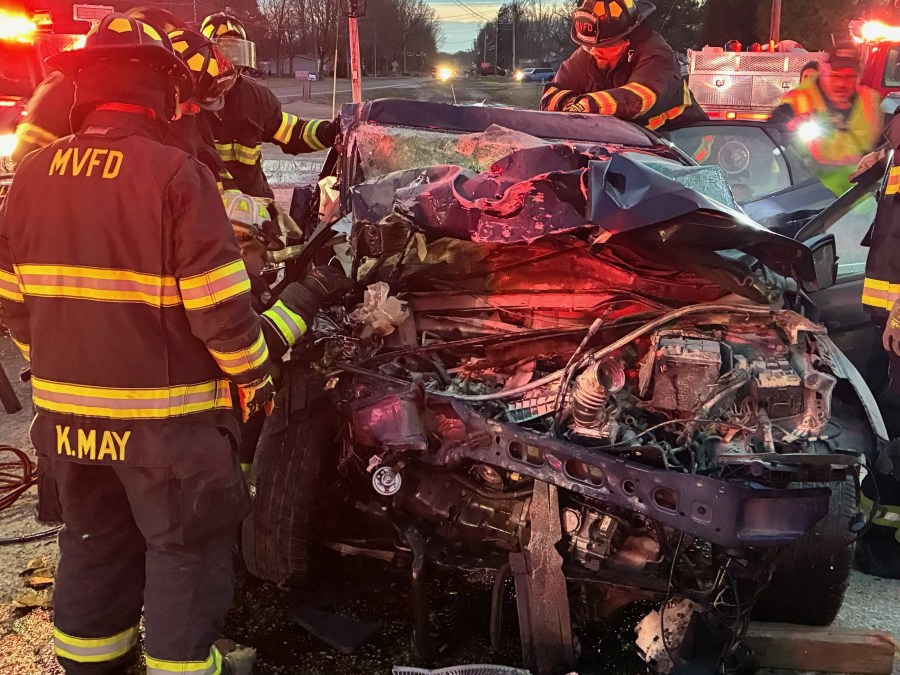 Two people seriously injured in Daviess County head-on crash
