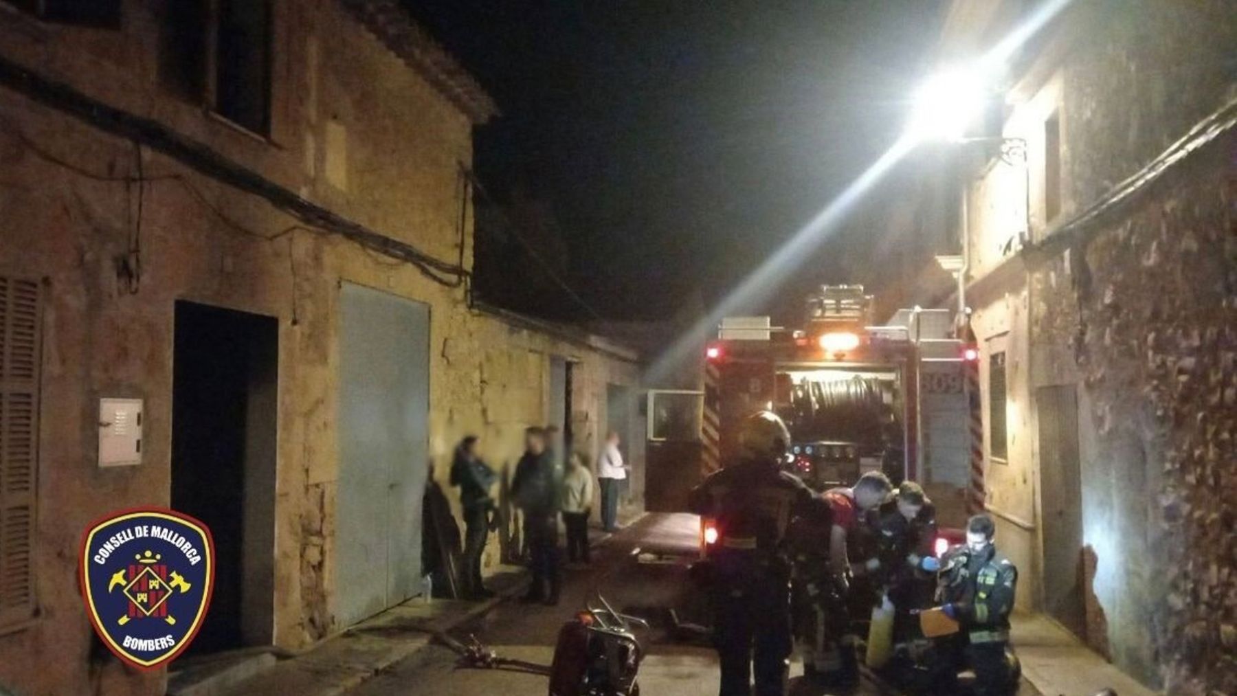 Una mujer de 80 años muere al quedar atrapada en el incendio de su ...