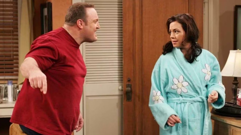 Doug and Carrie argue in their bedroom on "The King of Queens" (1998-2007)