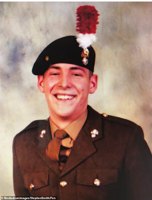 Drug addict knifeman, 25, who launched 'Lee Rigby'-style attack outside ...