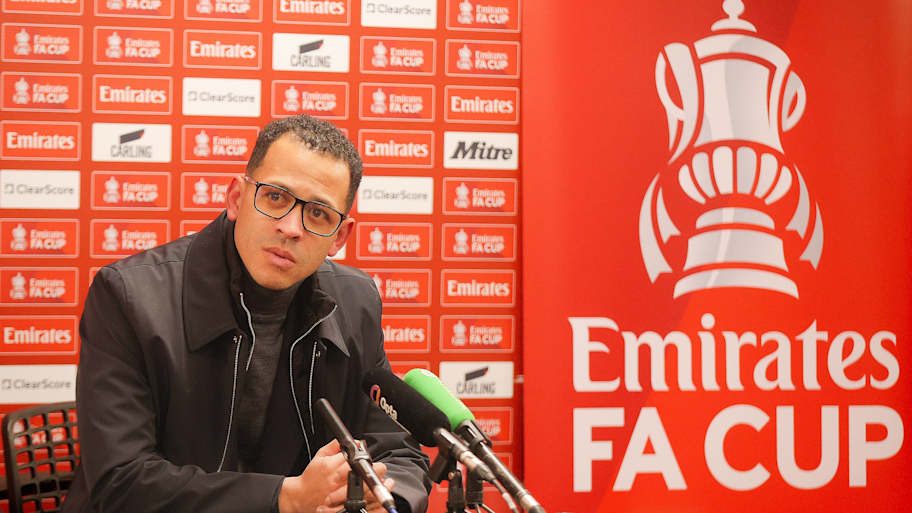 «No está en plena forma»: Liam Rosenior descarta a otro jugador del Chelsea para la eliminatoria de la FA Cup contra el Hull City