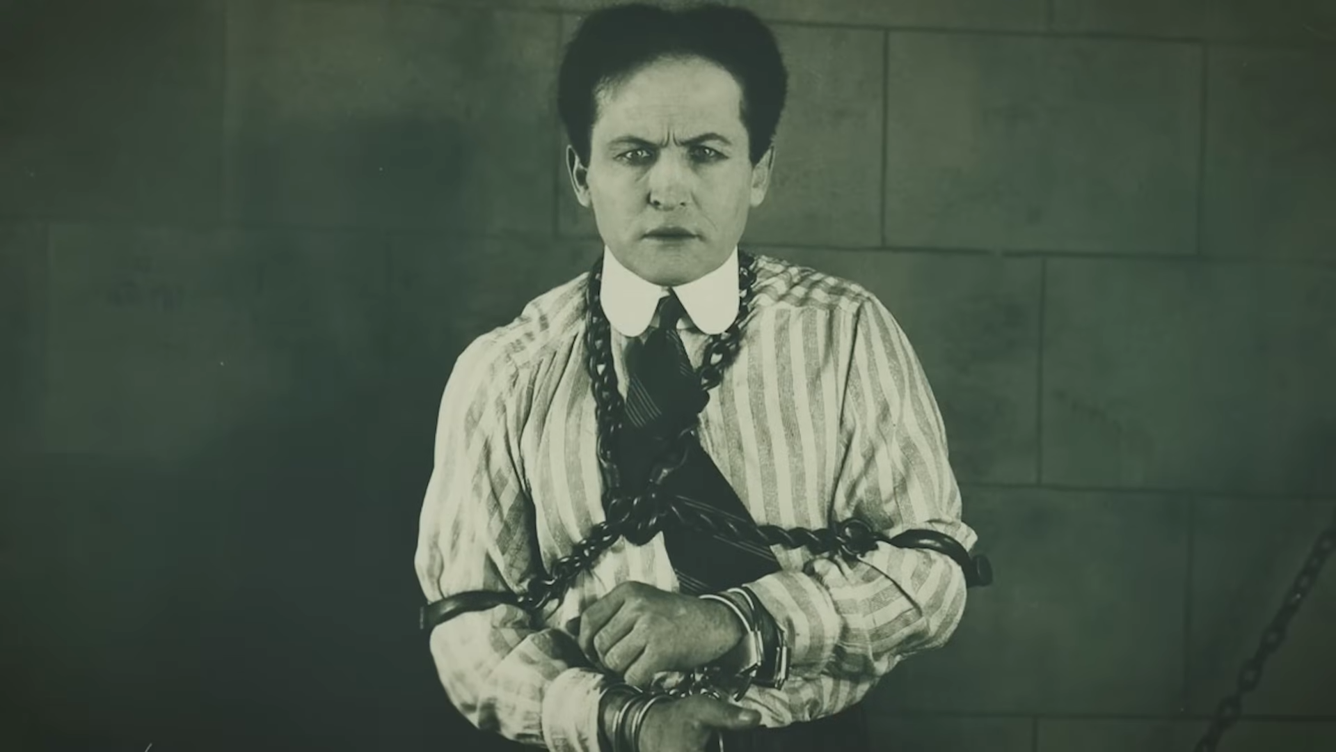 Why crossing your fingers actually changes your behavior