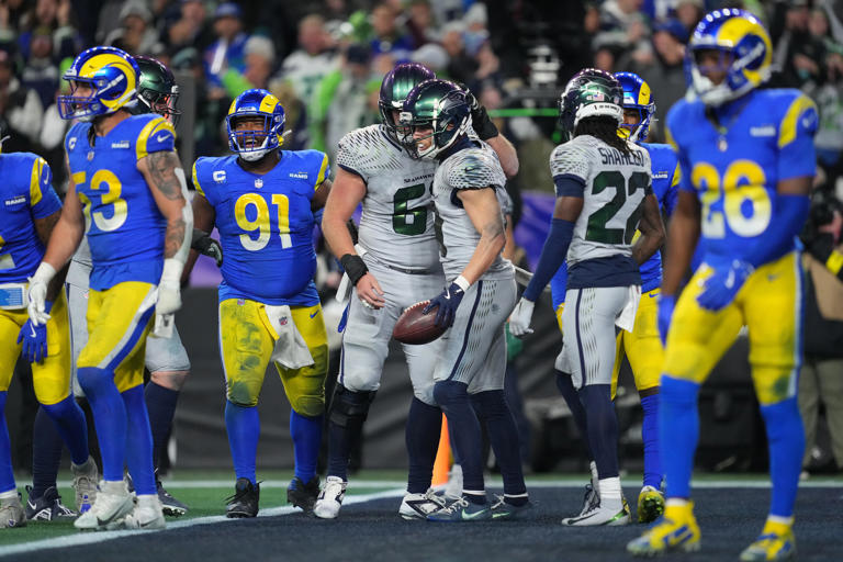 New report adds to controversy of Seahawks' bizarre 2-point play vs. Rams